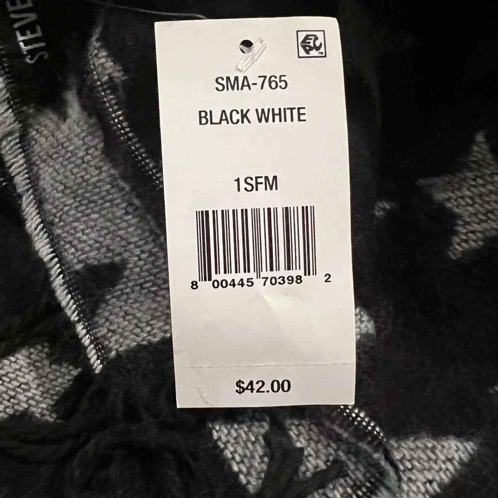 New - STEVE MADDEN Womens Black Jacquard Star Fringed Blanket Scarf - Picture 6 of 6